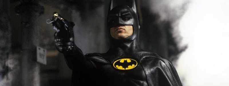 Как выглядит Майкл Китон в роли Брюса Уэйна из «Бэтмена будущего»