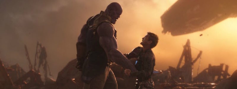 Сцена с Таносом и Тони Старком повторяет момент из «Железного человека»