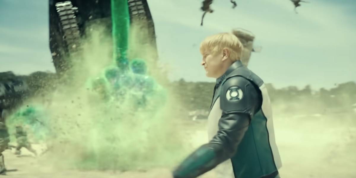 Зеленый Фонарь оказался на неиспользованном постере киновселенной DC