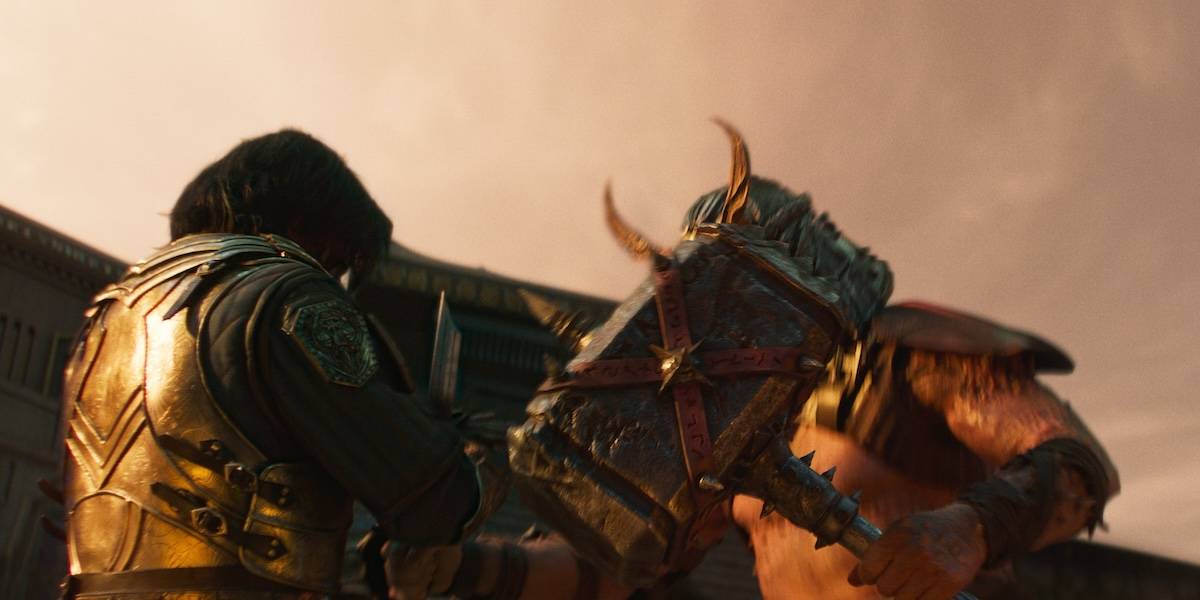 Показал мерч по «Мортал Комбат 2» — шлем Шао Кана стал главным сувениром