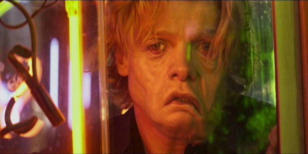 Без камео Бэтмена: «Глиноликий» не будет связан с другими фильмами DCU