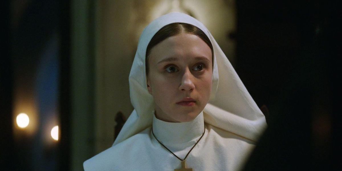 Жуткий постер фильма «Проклятие монахини 2» показал демона Валак