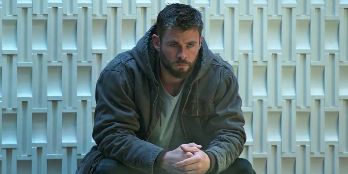 Крис Хемсворт опроверг слухи об уходе из MCU и намекнул на изменения Тора