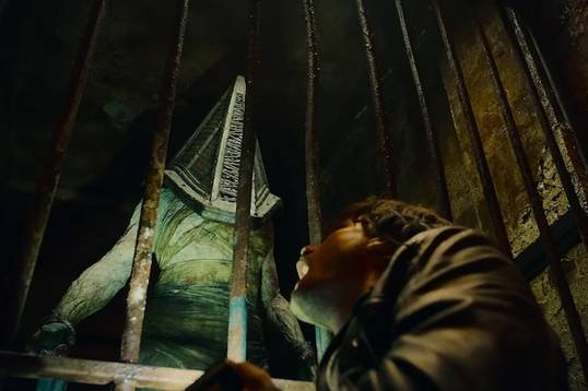 Обзор фильма «Возвращение в Сайлент Хилл» — культовый хоррор превратился в театральный трэш