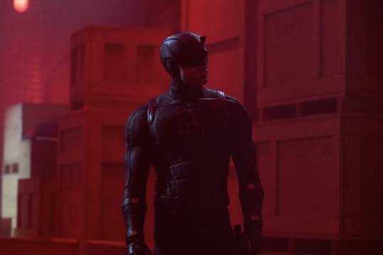 Чарли Кокс случайно раскрыл детали 3 сезона «Сорвиголовы: Рожденный заново»