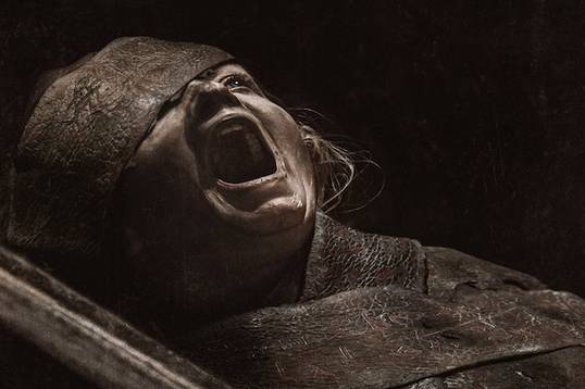 Обзор фильма «Мумия» (2026) — страшно, мерзко и совершенно скучно