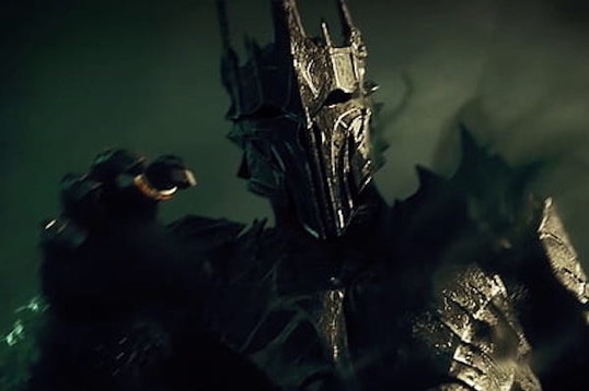 Раскрыта реальная личность Саурона в сериале «Властелин колец: Кольца власти». Это Халбранд или Чужак?