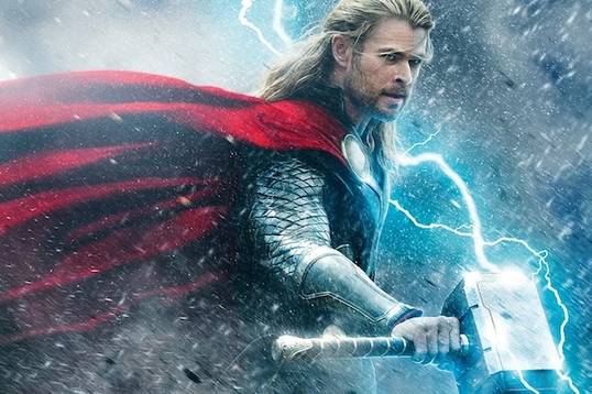 Неожиданный герой Disney смог поднять молот Тора Мьельнир
