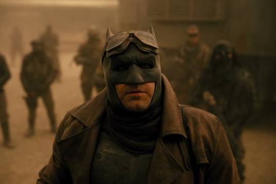 Бэт-семья расширяется: у Брюса Уэйна появился внук Альфред