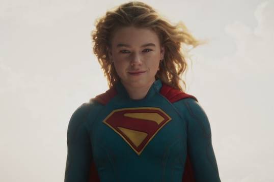DC радикально изменили костюм Супергерл