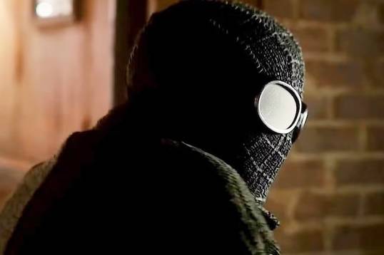 Николас Кейдж играет Человека-паука как «паука, притворяющегося человеком»