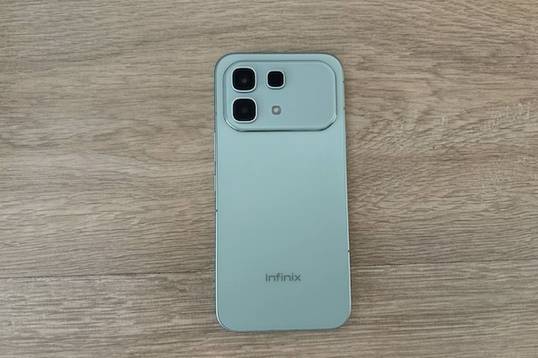 Infinix NOTE 60: телефон, который не стесняется быть крутым