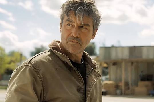 Кольцо Зеленого Фонаря оказалось на новом постере «Фонарей»