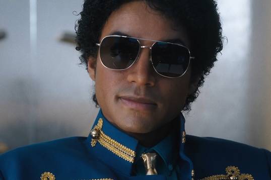 Фильм «Майкл 2» может не показать темную сторону Джексона