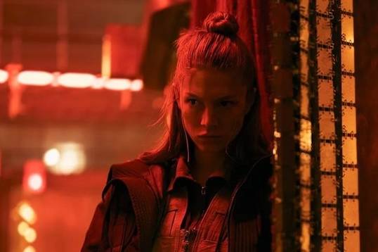 Хантер Шафер на первых кадрах «Бегущего по лезвию 2099»
