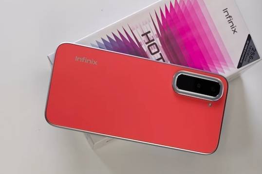 Обзор Infinix HOT 70 с NFC и ИИ-кнопкой — неожиданно богатый бюджетник