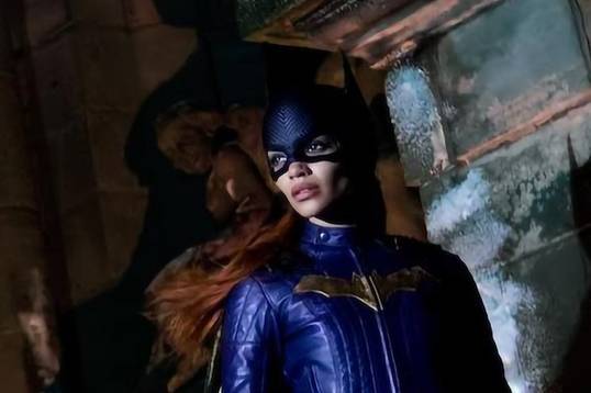 Почему «Бэтгерл» от DC сложнее спасти, чем «Хитрого койота»