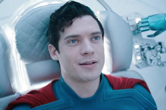 Суд одобрил слияние Paramount и Warner Bros. Что будет с киновселенной DC?
