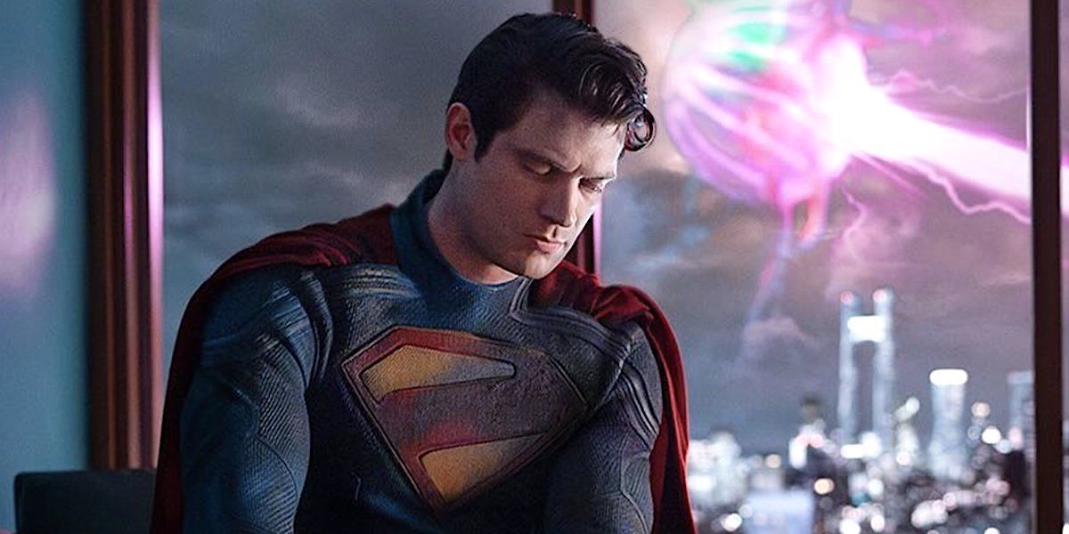 Новые кадры фильма «Супермен» показали лучший взгляд на костюм и героя DC