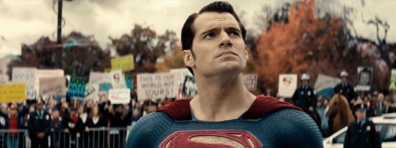 Супермен Генри Кавилла должен спасти киновселенную DC