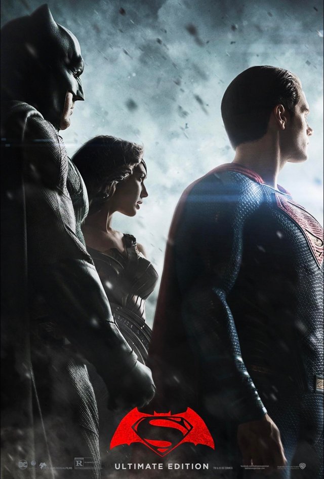Зак Снайдер представил постер «Бэтмена против Супермена» спустя 2 года