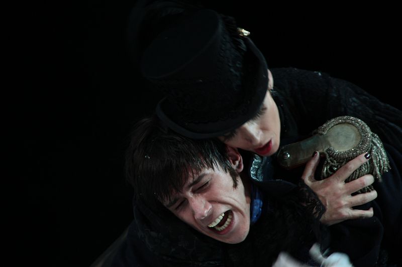 Рецензия на спектакль «Маскарад», театр Вахтангова. Смерть в ритме вальса