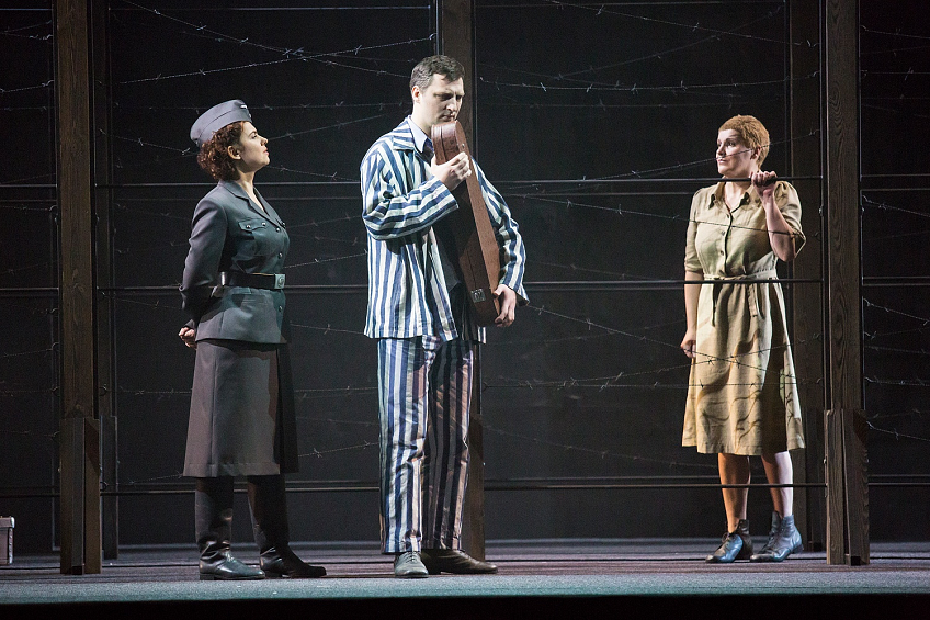 Рецензия на оперу «Пассажирка» М.Вайнберга в театре «Новая опера». «И КОРАБЛЬ ПЛЫВЕТ…»