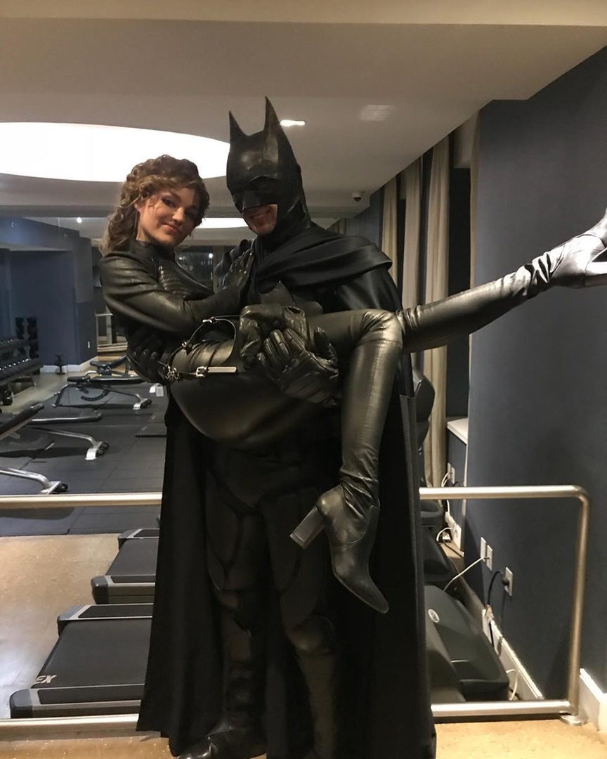 Полноценный Бэтмен и Женщина-кошка на кадрах финала «Готэма»