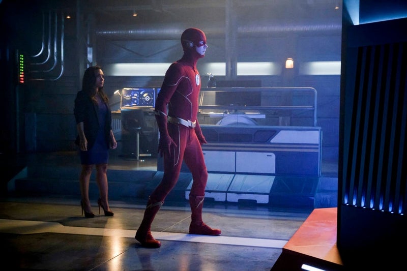 Новый костюм Флэша на кадрах 6 сезона сериала от CW и DC