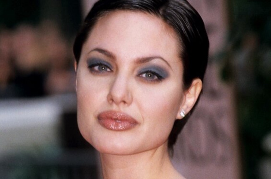 Анджелине Джоли сегодня 45 лет. Как изменилась актриса?