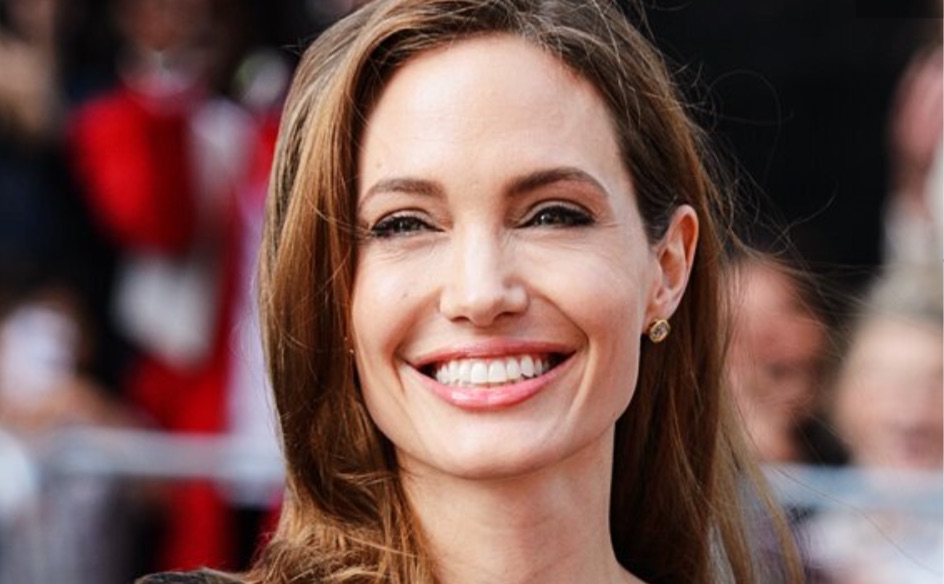 Анджелине Джоли сегодня 45 лет. Как изменилась актриса?