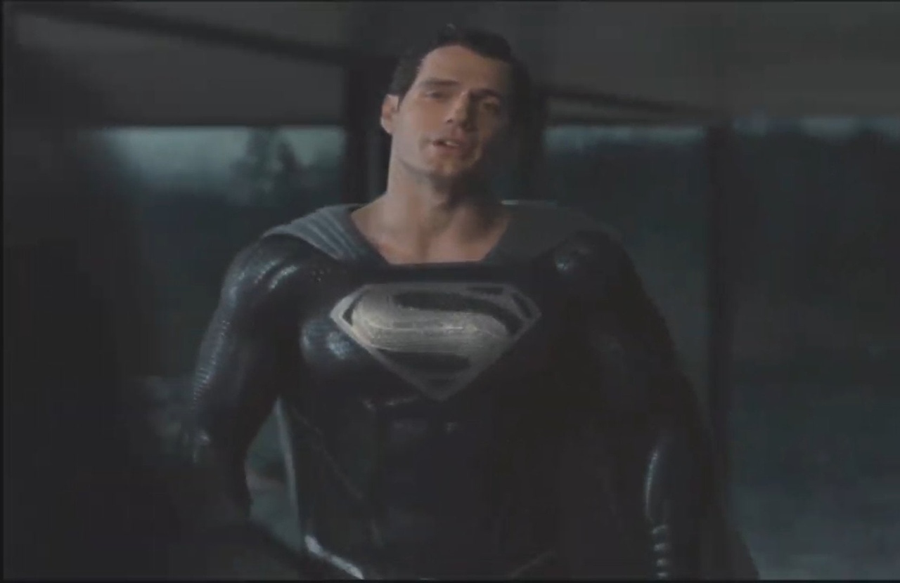 Супермен в черном костюме в новой сцене фильма «Лига справедливости»