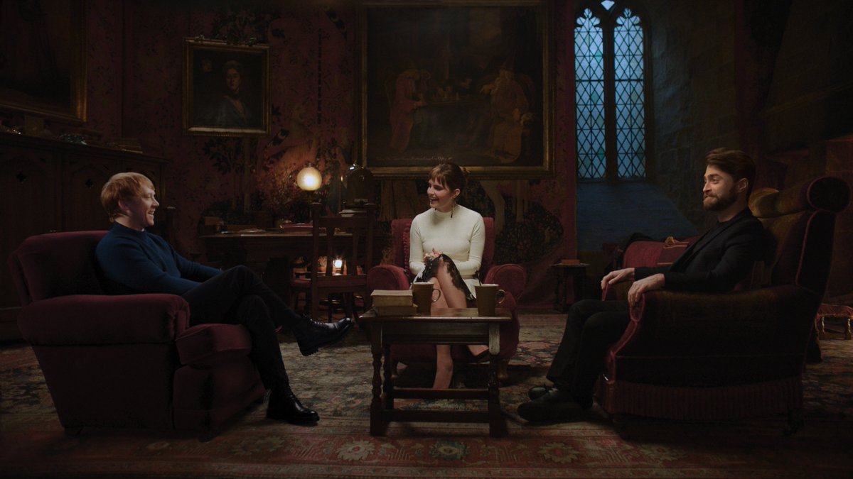 Гарри, Рон и Гермиона на первом кадре «Гарри Поттера: Возвращение в Хогвартс»