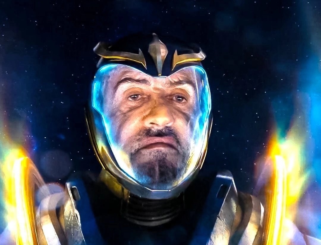 Сильвестр Сталлоне в костюме Звездного ястреба в новом ролике «Стражей галактики. Часть 3»