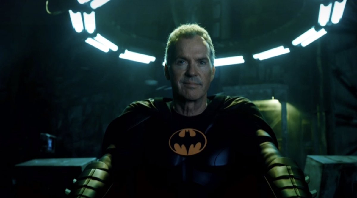 Новый кадр фильма «Флэш» показал Бэтмена Майкла Китона без маски