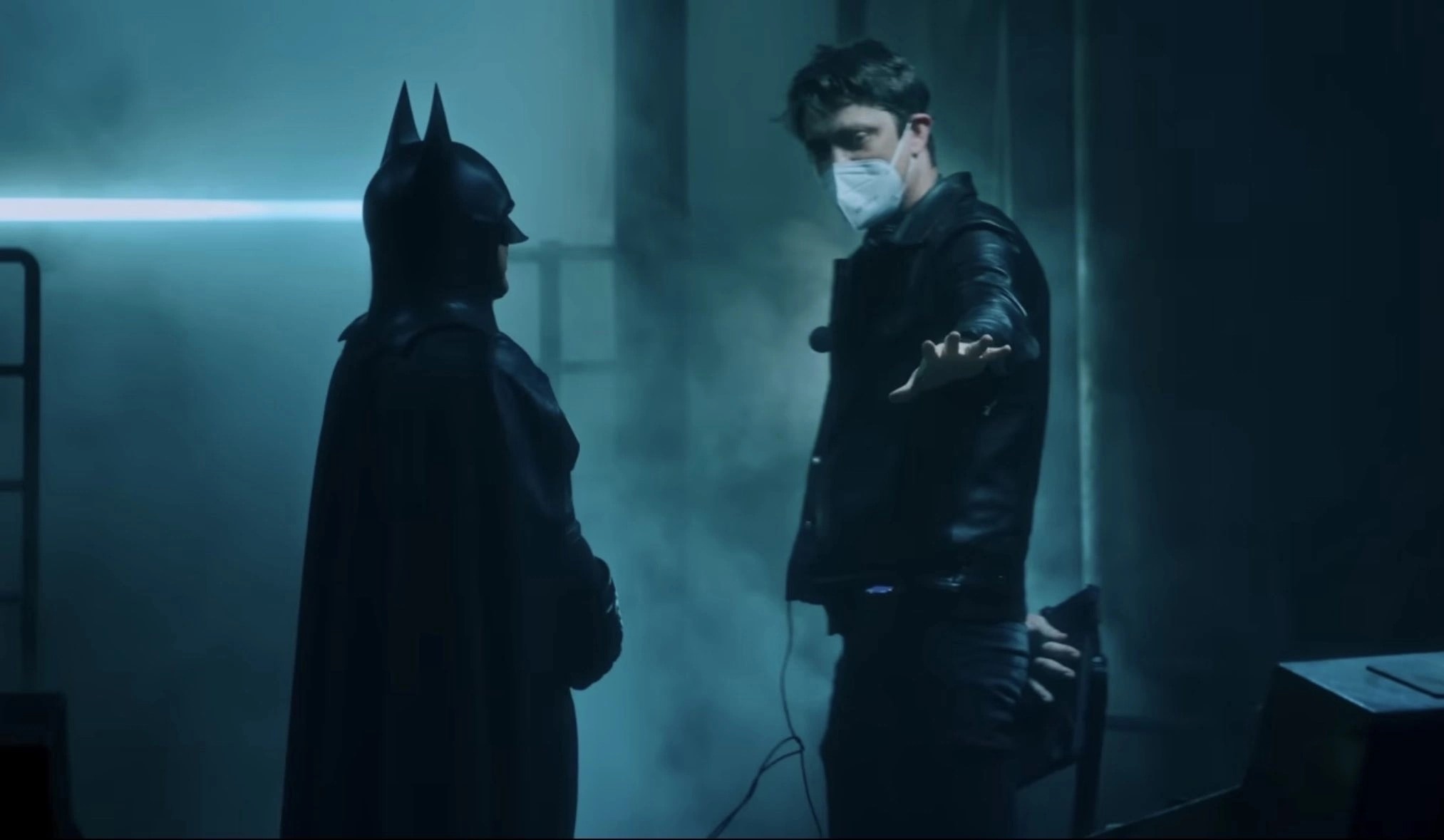 Новые кадры «Флэша» показали Майкла Китона в роли Бэтмена