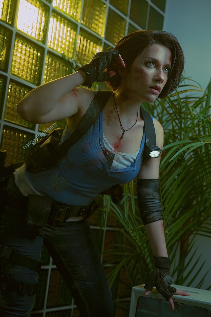 Модель показала откровенный косплей Джилл Валентайн из Resident Evil 3