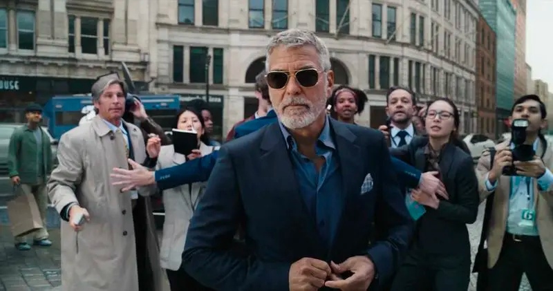 Первый официальный взгляд на Бэтмена Джорджа Клуни со съемок «Флэша»
