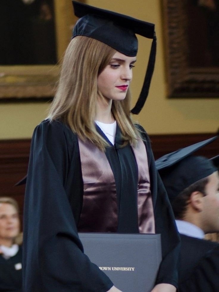 Покинувшая «Гарри Поттера» Эмма Уотсон поступила в Оксфорд (фото)