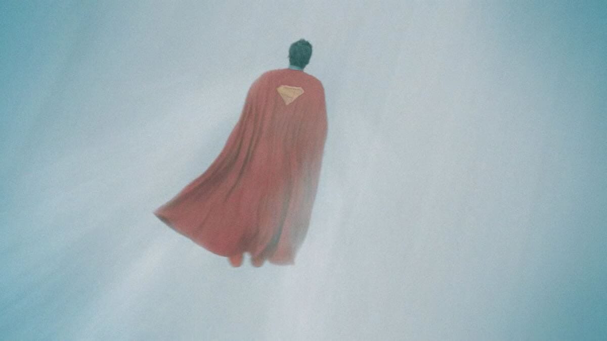 Кларк Кенг в костюме на кадре фильма «Супермен» / DC Studios