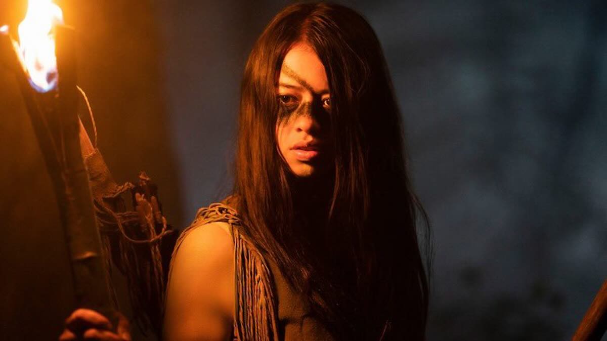 Эмбер Мидфандер в роли Нару в «Добыче»