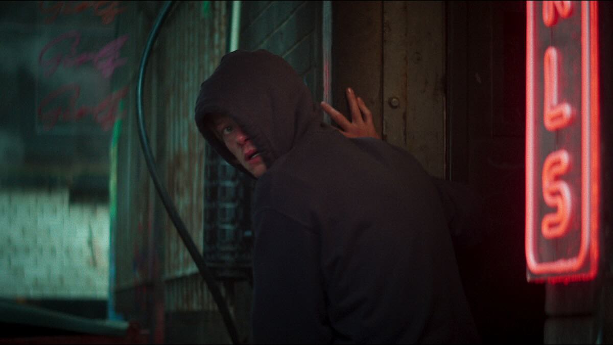 Том Рис Харрис в роли Мэтта Хагена в фильме «Глиноликий» / DC Studios