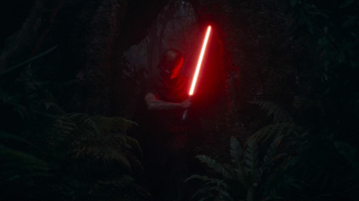 Странник с мечом в лесу в «Аколите» / Lucasfilm