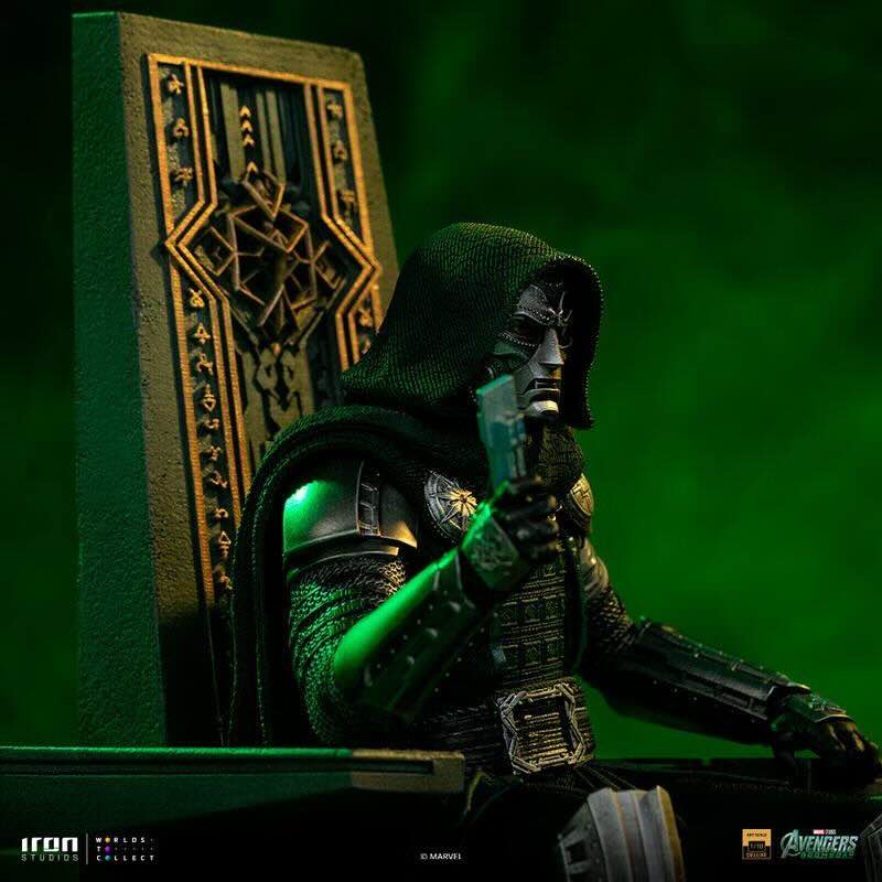 Доктор Дум с ключом из фильма «Мстители: Думсдей» / Sideshow Collectibles