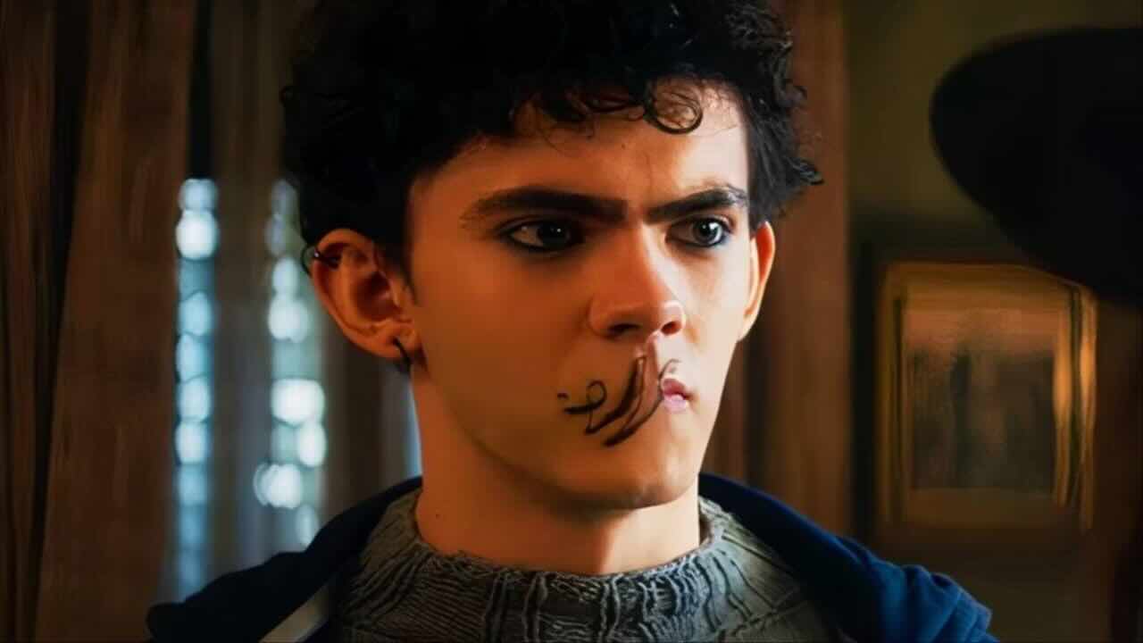 Джо Лок в роли Билли Максимоффа в сериале «Агата: Всё время» / Marvel Television